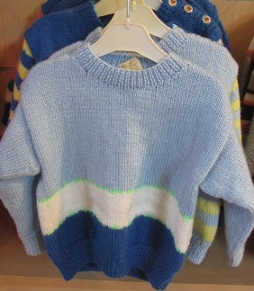 Petits pulls tricotés