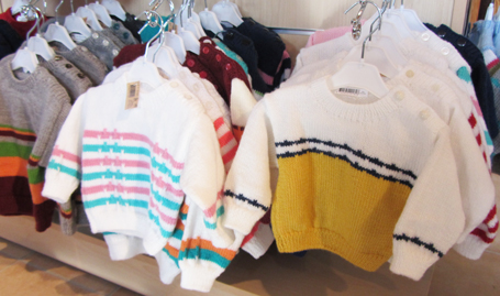 Petits pulls tricotés